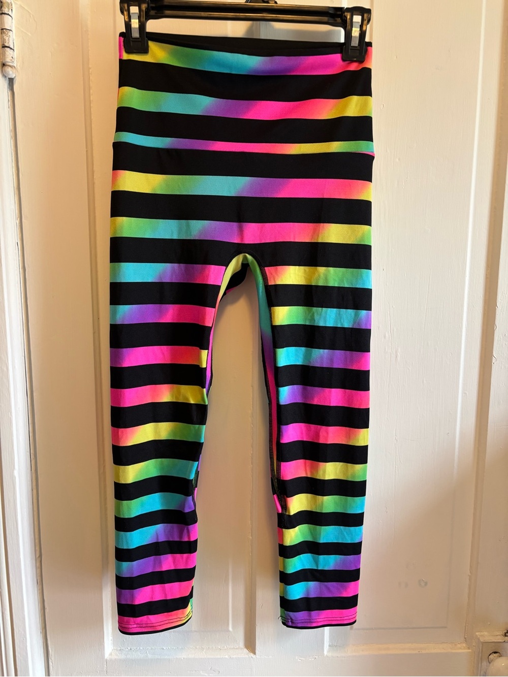 K-Deer Anny Rainbow Stripe Capri Legging Size Medium
